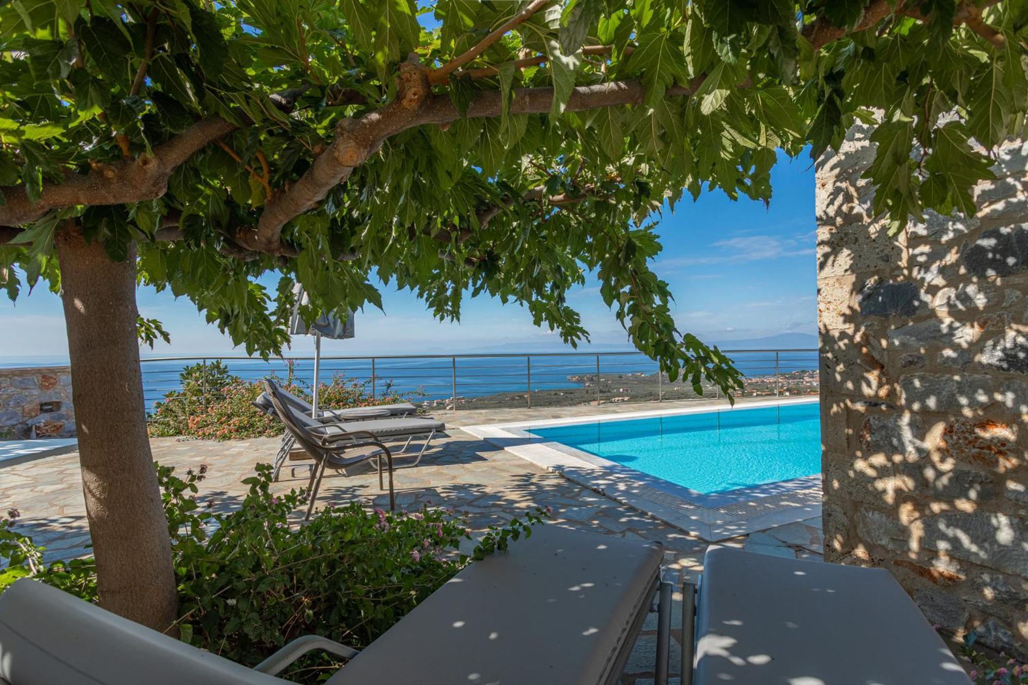 Villa Iris, Luxury Stone In With Private Infinity Pool, Bbq And Amazing Sea View *